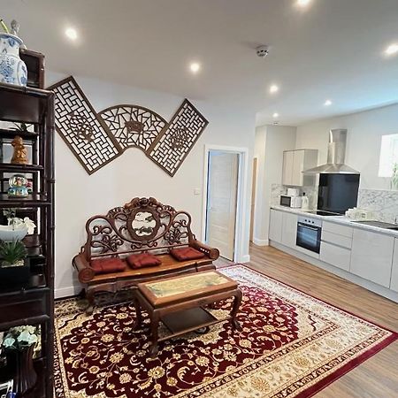 Moseley Village Apartments Бирмингем Экстерьер фото