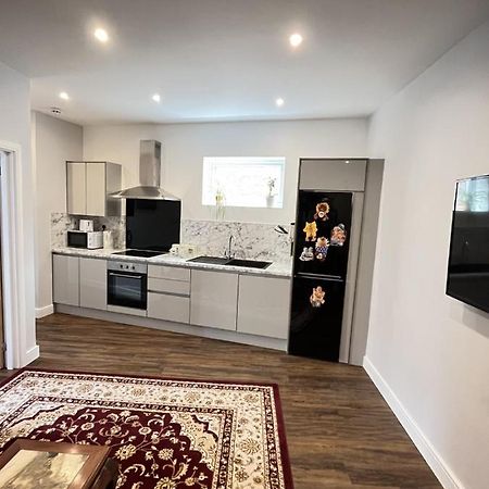 Moseley Village Apartments Бирмингем Экстерьер фото